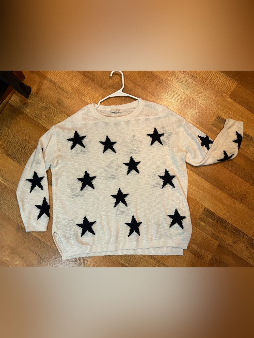 Francesca's Collections White Star Print Crewneck Sweater